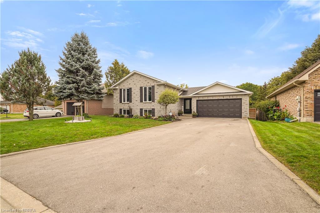 26 Macpherson Drive, Paris ON N3L 4C6