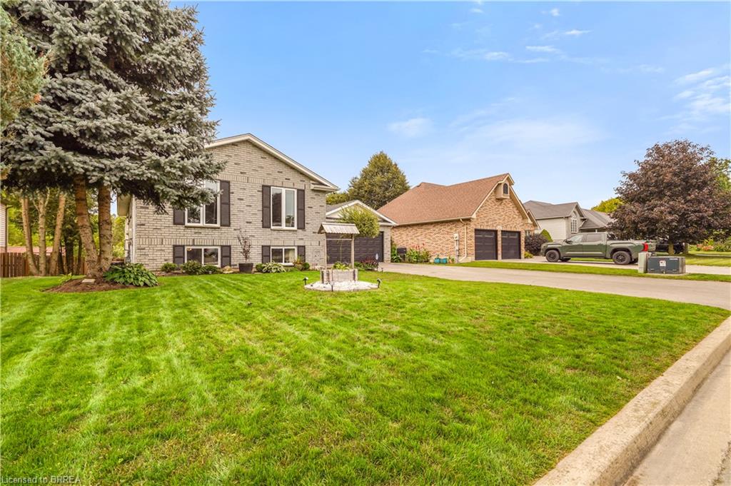 26 Macpherson Drive, Paris ON N3L 4C6