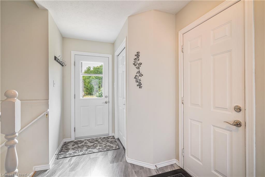 26 Macpherson Drive, Paris ON N3L 4C6