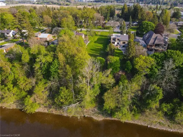 138 Riverbank Drive, Cambridge ON N3H 4R6