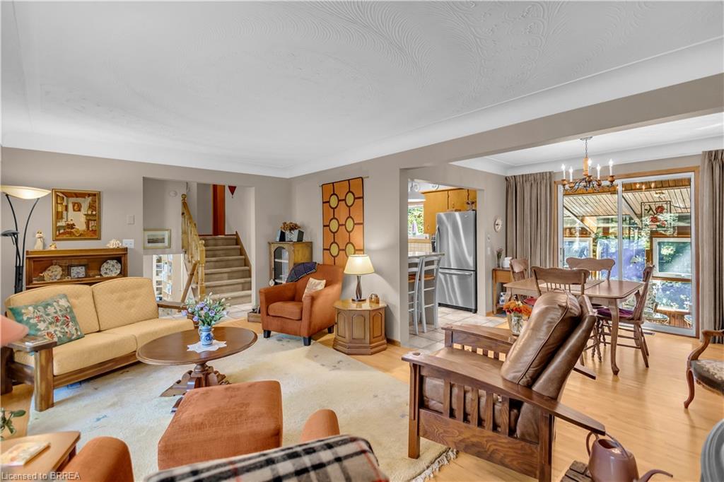 398 Bishopgate Road, Brantford ON N3T 5L7