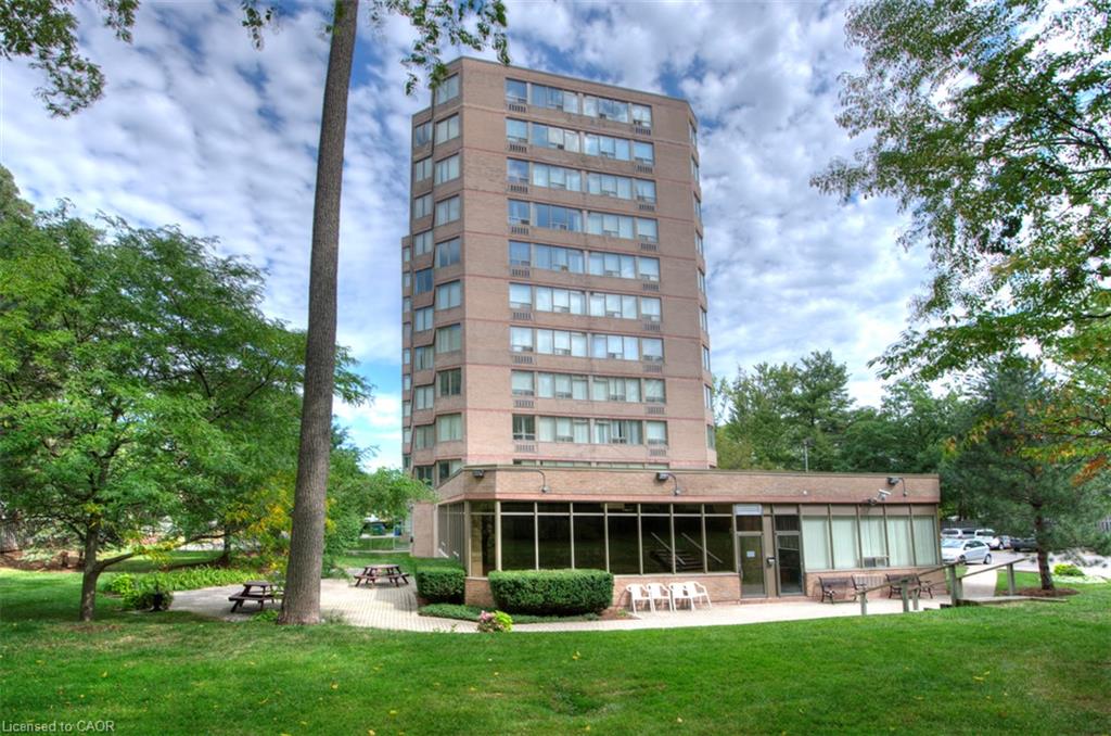409-3227 King Street E, Kitchener ON N2A 3Z9