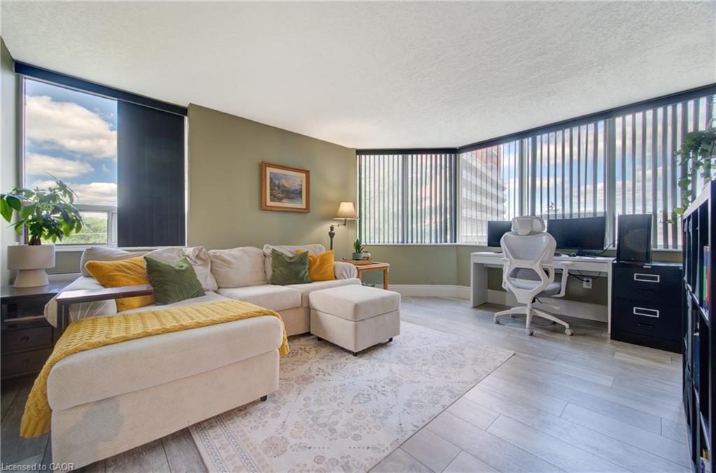 409-3227 King Street E, Kitchener ON N2A 3Z9
