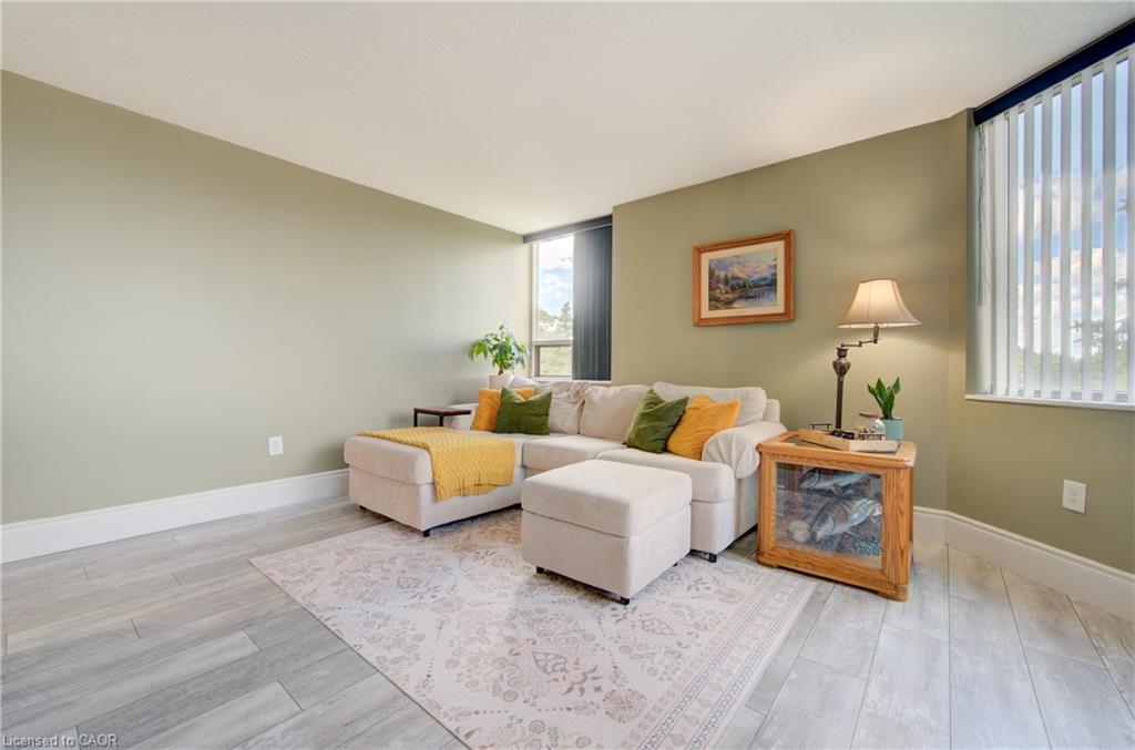 409-3227 King Street E, Kitchener ON N2A 3Z9
