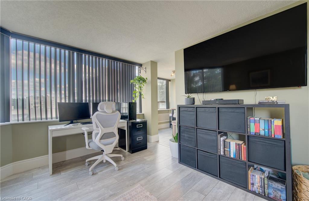 409-3227 King Street E, Kitchener ON N2A 3Z9
