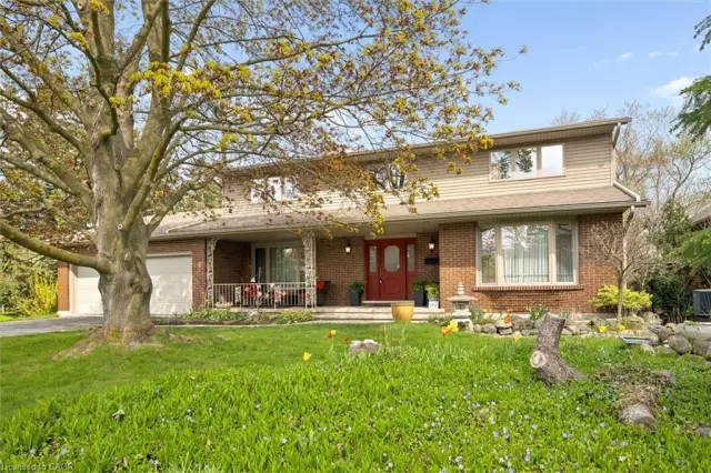 142 Carson Drive, Kitchener ON N2B 2Z2