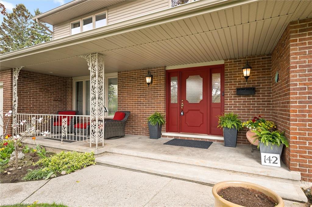 142 Carson Drive, Kitchener ON N2B 2Z2