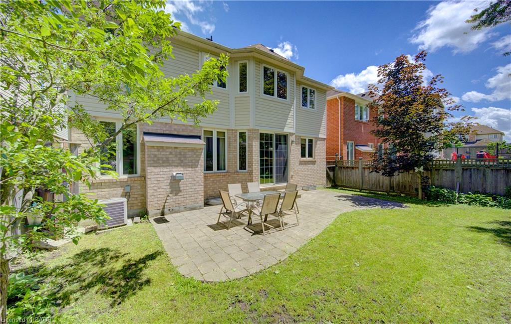 184 Fletcher Circle, Cambridge ON N3C 0B5