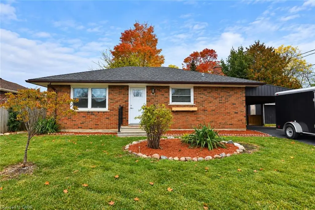 242 Chestnut Street S, Cambridge ON N3H 2J7