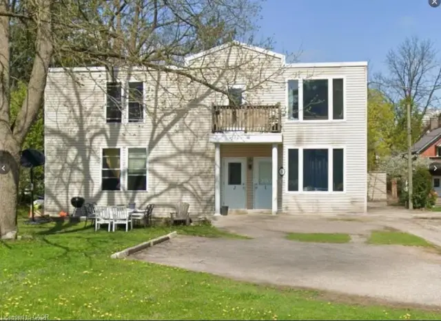 74 William Street W, Waterloo ON N2L 1J7