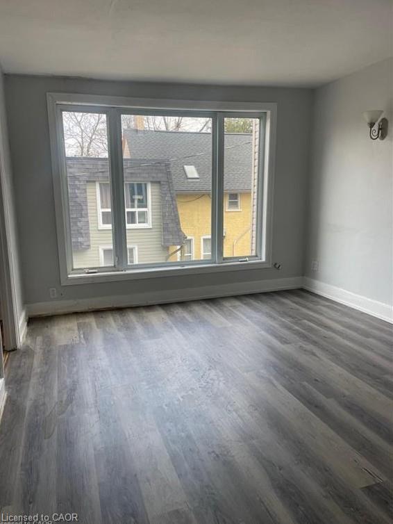 74 William Street W, Waterloo ON N2L 1J7