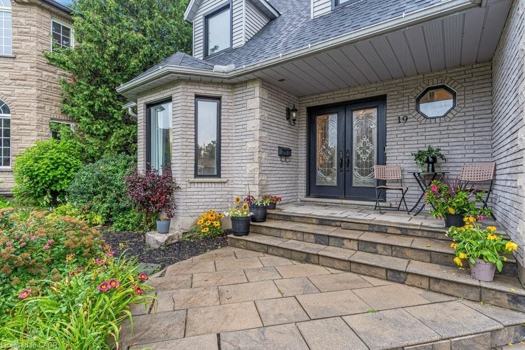 19 Kenley Lane, Cambridge ON N1S 4Z1