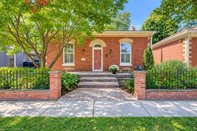 48 Albion Street, Brantford ON N3T 3M3