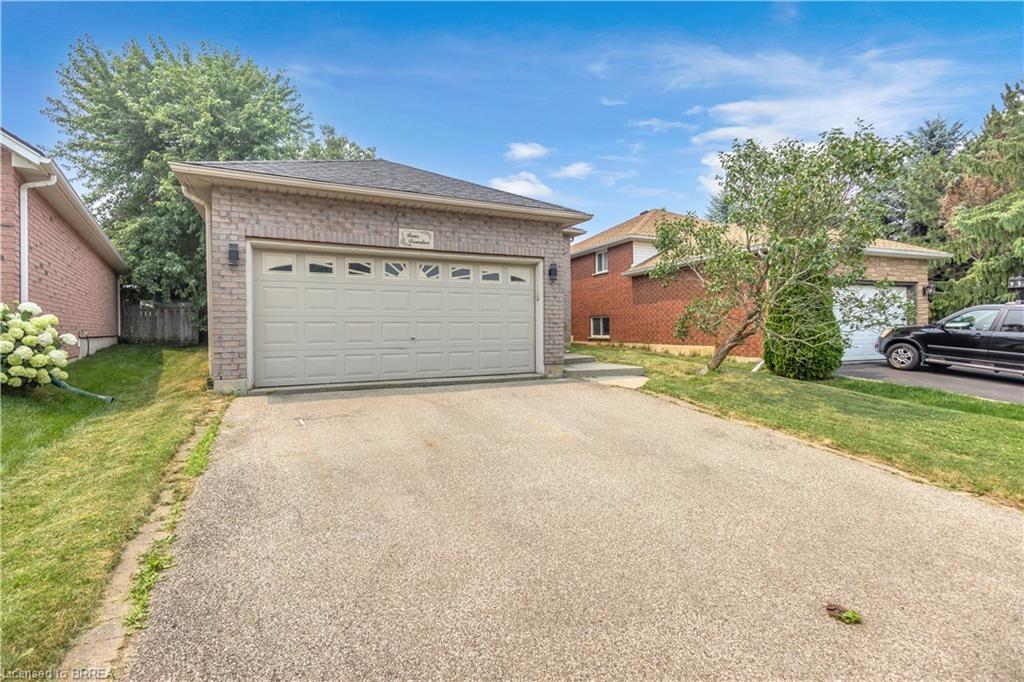 4 Dowden Avenue, Brantford ON N3T 6N5