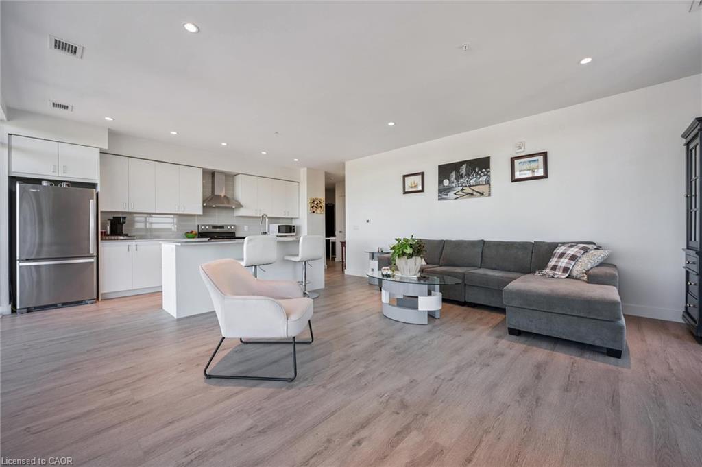 902-15 Glebe Street, Cambridge ON N1S 0C3