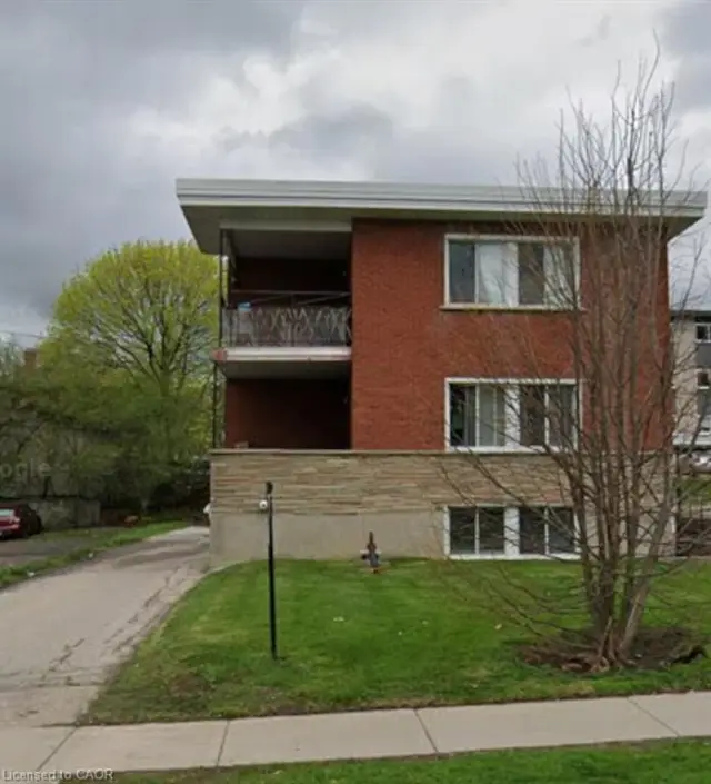 18 High Street, Waterloo ON N2L 3X6