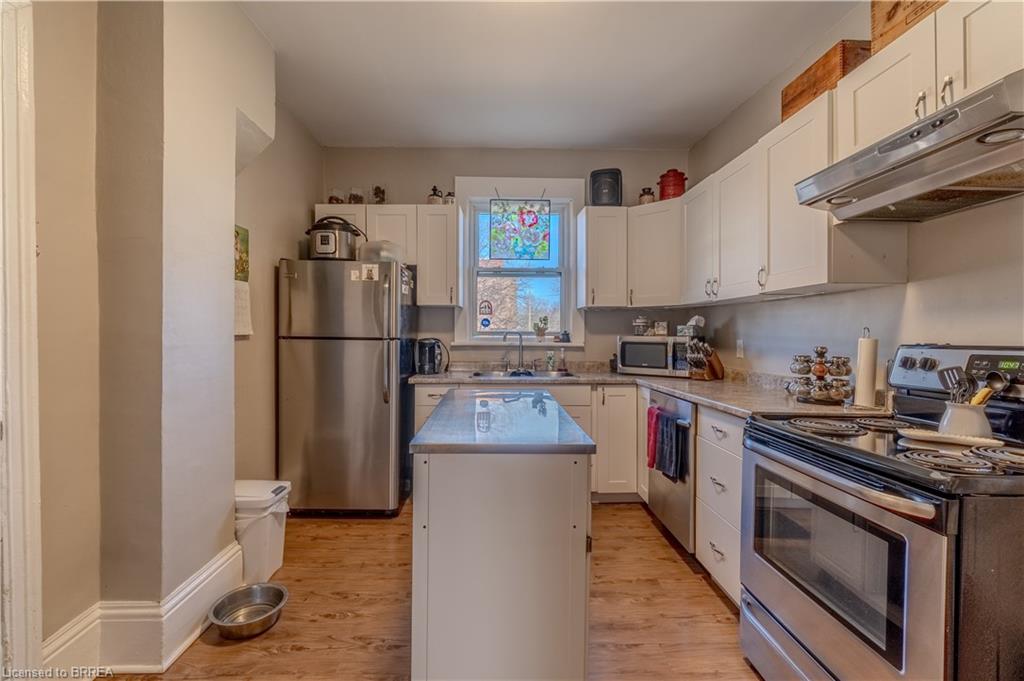 21 Wade Avenue, Brantford ON N3T 1W9