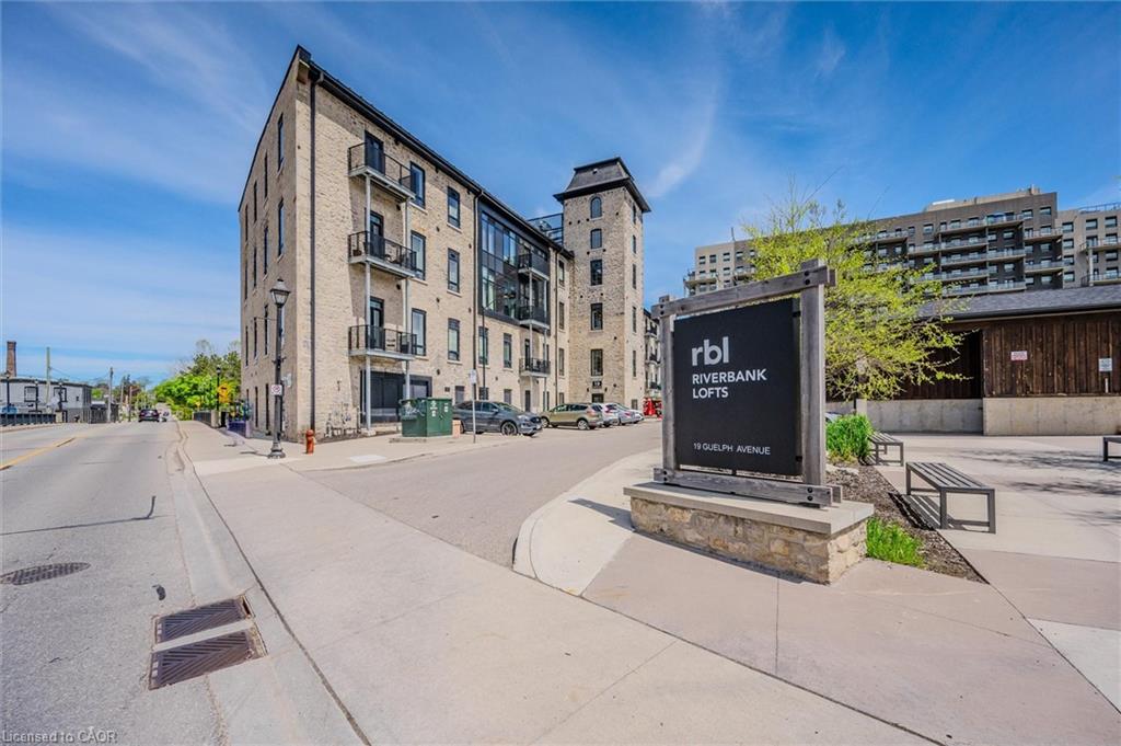 View of apartment building / complex