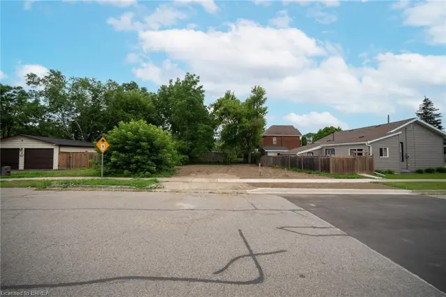 145 Catharine Avenue, Brantford ON N3T 1J1