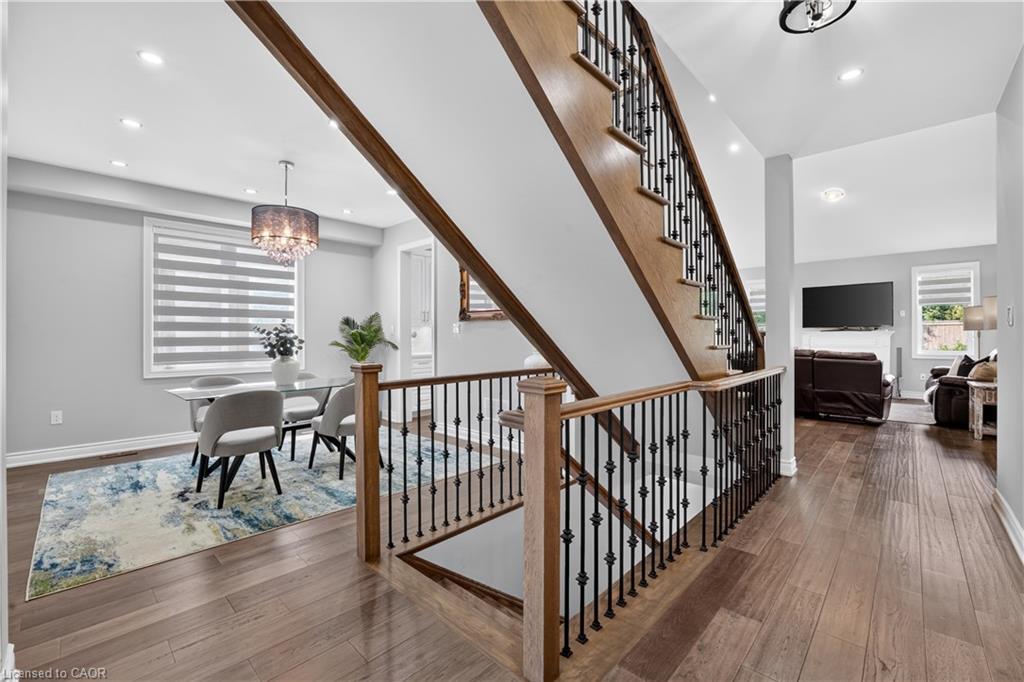 48 Harpin Way E, Centre Wellington ON N1M 0E9