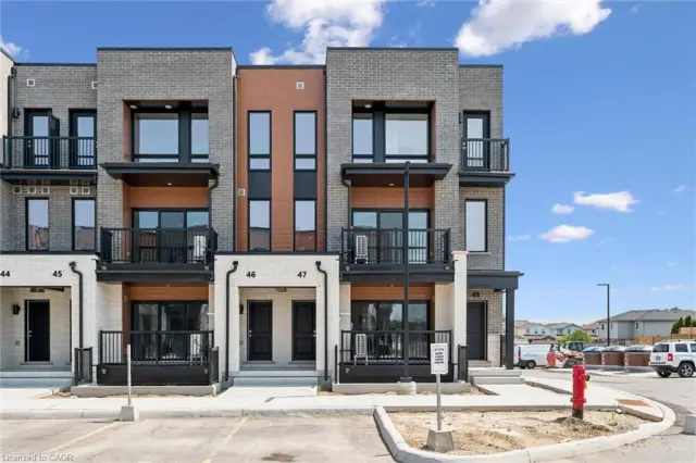 B047-525 Erinbrook Drive, Kitchener ON N2E 0L4