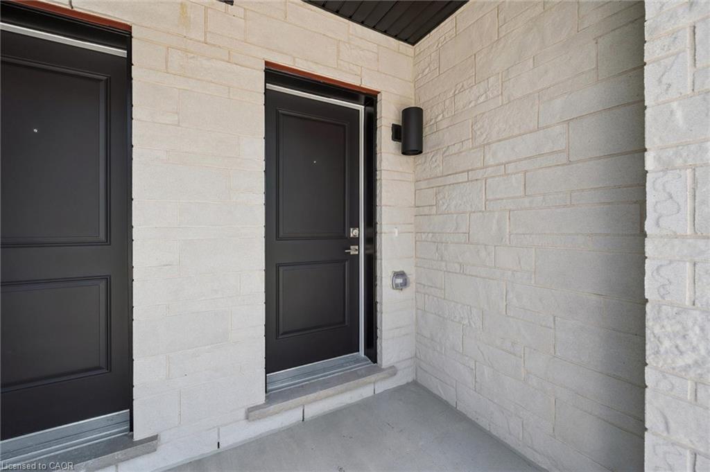 B047-525 Erinbrook Drive, Kitchener ON N2E 0L4