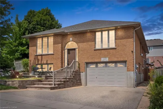 139 Attwood Drive, Cambridge ON N1T 2A5