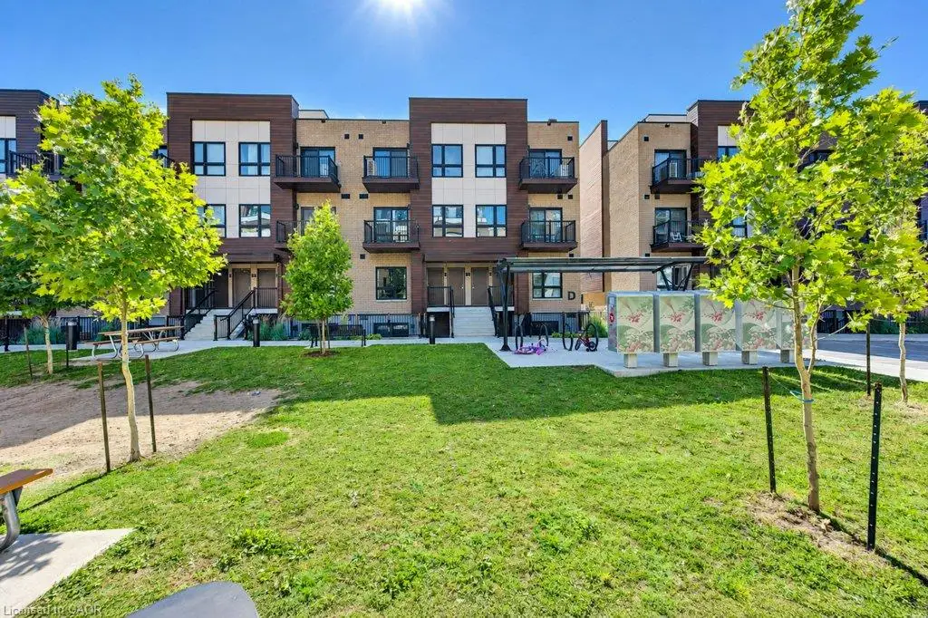 D16-10 Palace Street, Kitchener ON N2E 0J3