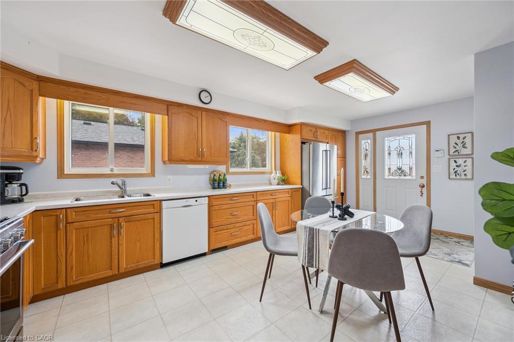 136 Woodlawn Avenue, Brantford ON N3R 6S2