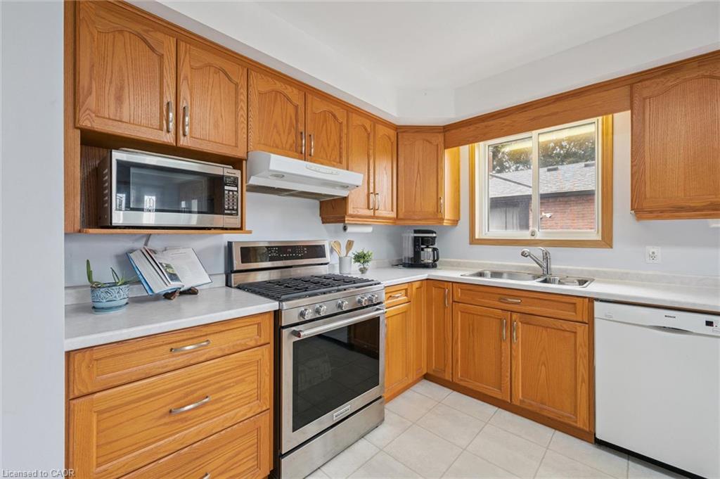 136 Woodlawn Avenue, Brantford ON N3R 6S2