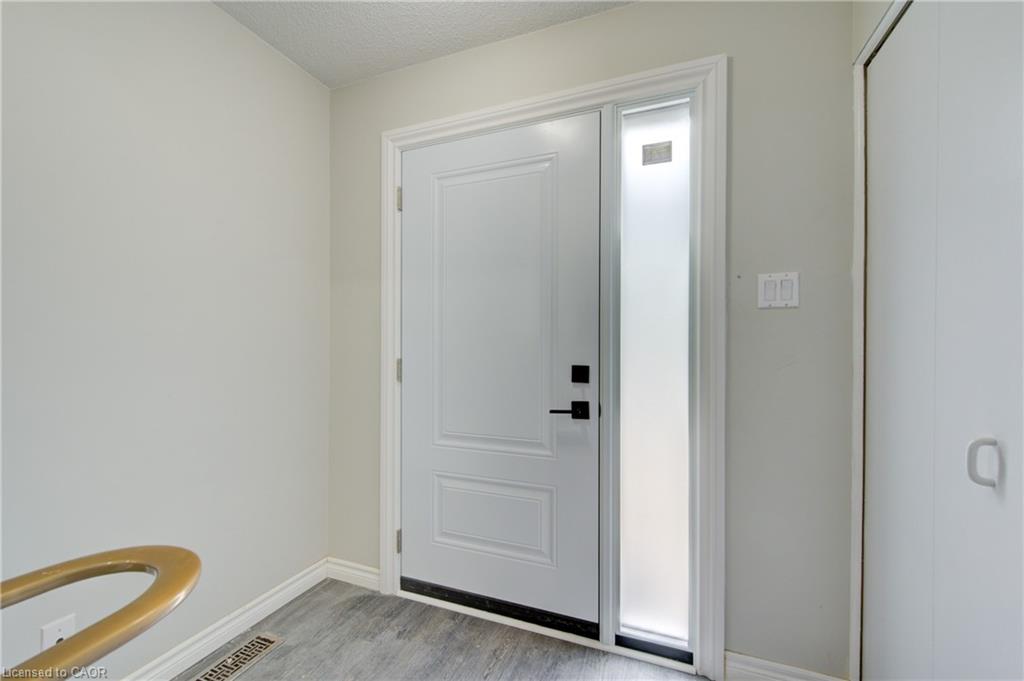 4-417 Keats Way, Waterloo ON N2L 5S7
