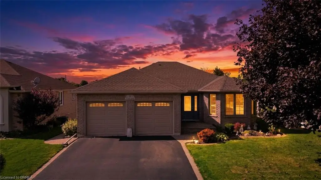 9 Nixon Ave Avenue, Paris ON N3R 7T7
