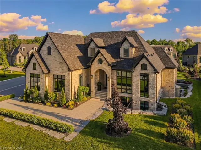 112 Heritage Lake Drive, Puslinch ON N0B 2J0