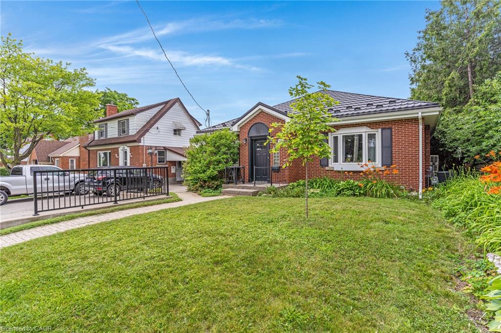 805 Rockway Drive, Kitchener ON N2G 3B6