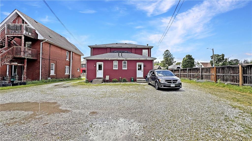 273-275 Brant Avenue, Brantford ON N3T 3J6