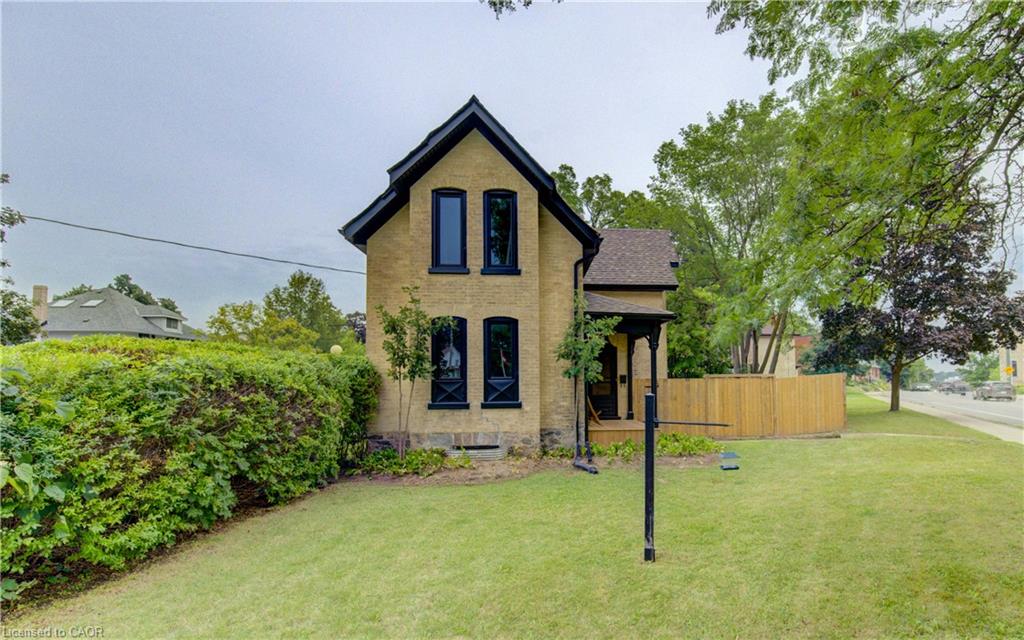 86 St Andrews Street, Cambridge ON N1S 1M4