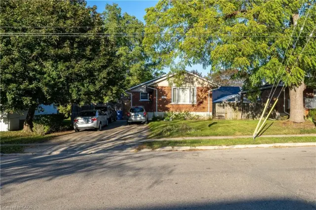 41 Alma Street N, Guelph ON N1H 5X2
