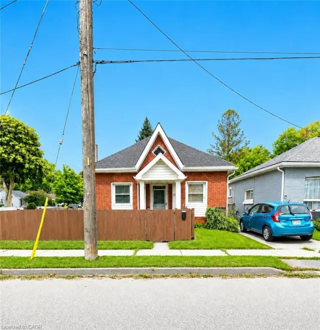 15 Esther Street, Brantford ON N3S 6K3