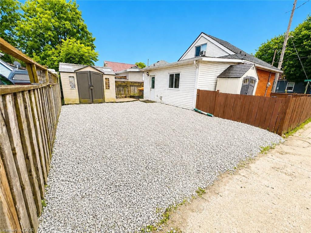 15 Esther Street, Brantford ON N3S 6K3