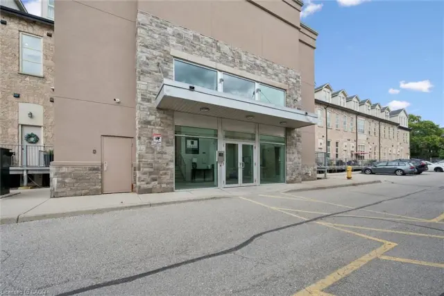 204-25 Concession Street, Cambridge ON N1R 2G6