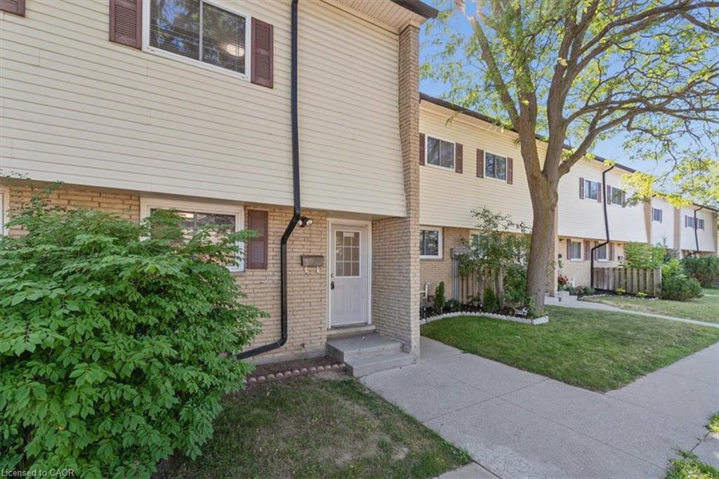 8-211 Veronica Drive, Kitchener ON N2A 2R8
