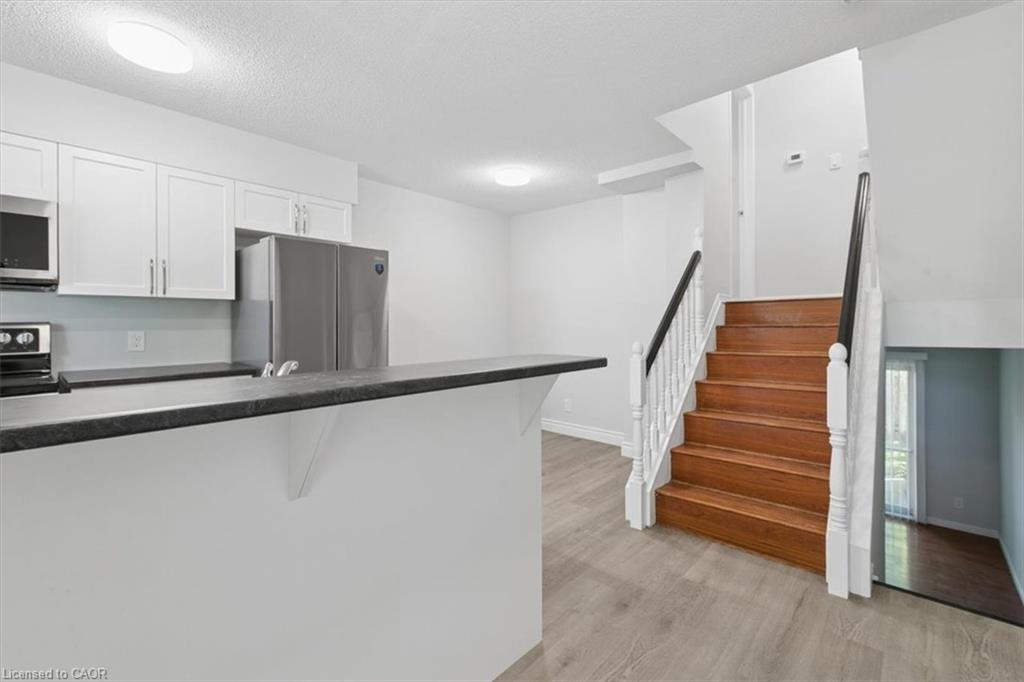 8-211 Veronica Drive, Kitchener ON N2A 2R8