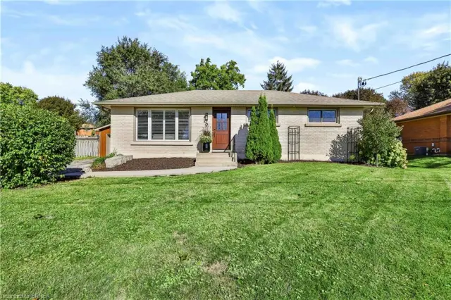 9 Phillip Street, St. George ON N0E 1N0