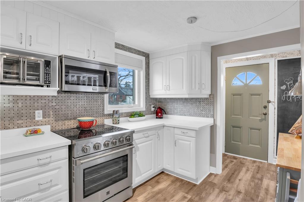 296 Weber Street E, Kitchener ON N2H 1G2