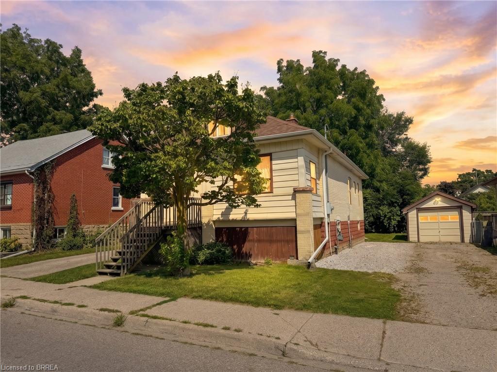92 Mary Street, Brantford ON N3S 3B6
