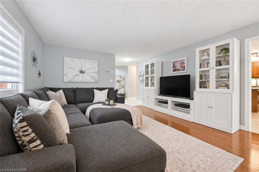 33 Washburn Drive, Guelph ON N1E 0B6