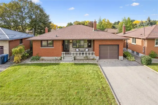 27 Palermo Crescent, Guelph ON N1E 2J8