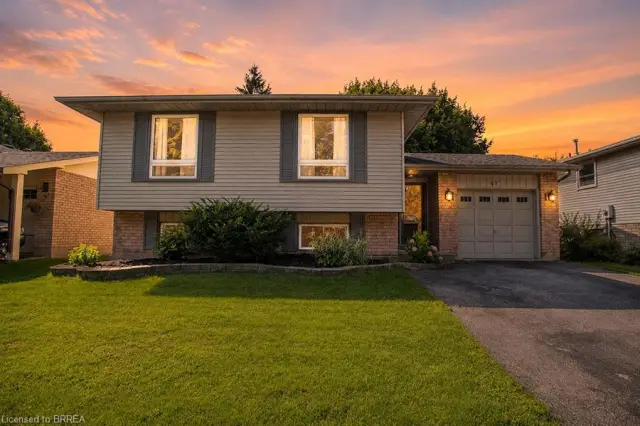 27 Myrtleville Drive, Brantford ON N3V 1B9