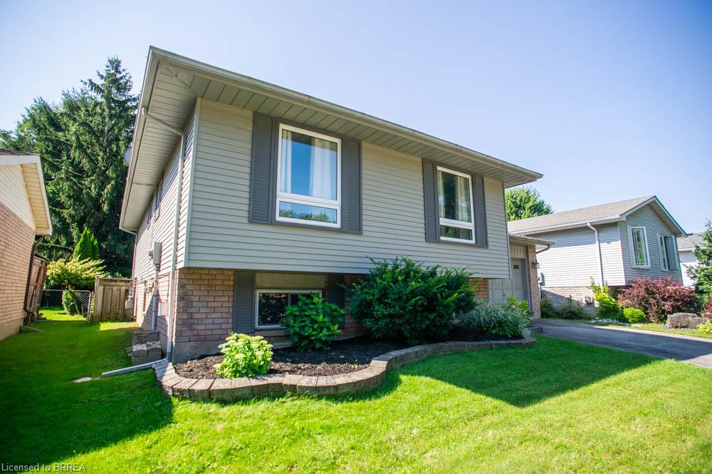 27 Myrtleville Drive, Brantford ON N3V 1B9