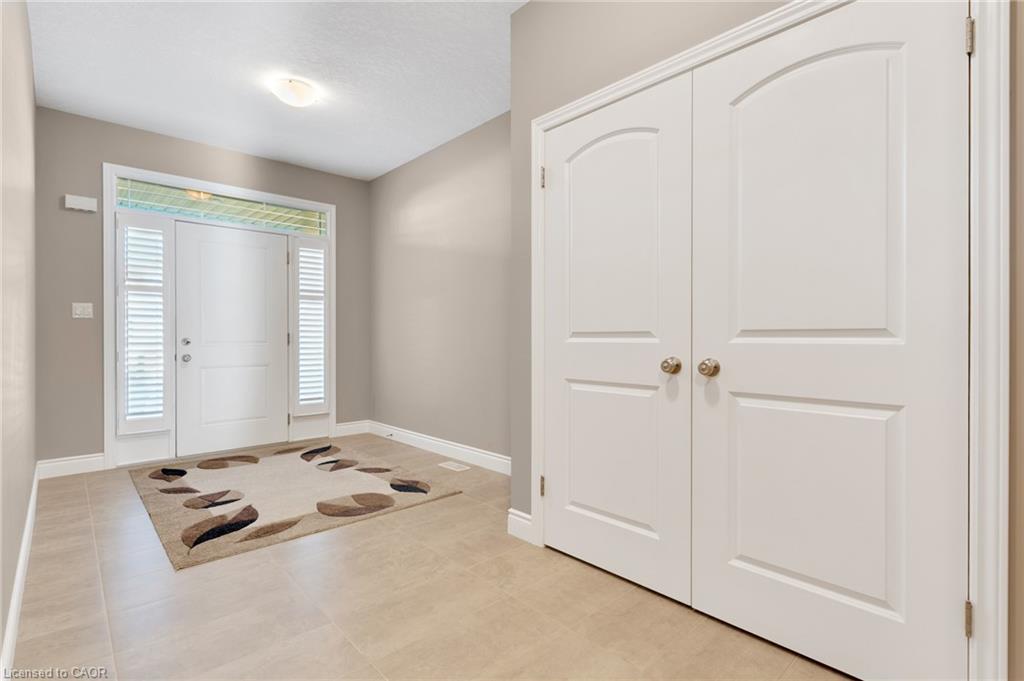 213 Ladyslipper Drive, Waterloo ON N2V 0E2